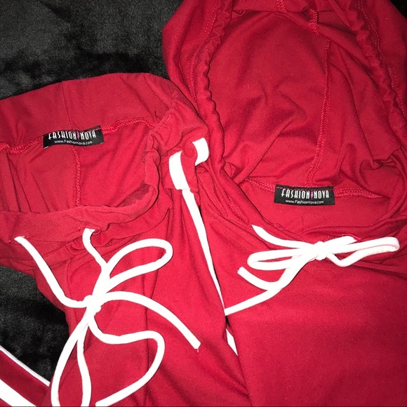 Red & stripped two-piece - Picture 4 of 4